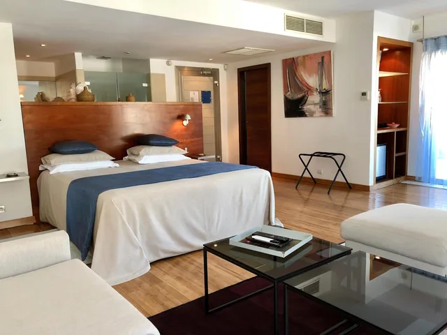 جناح ديلوكس، Hotel Genovese 5/6