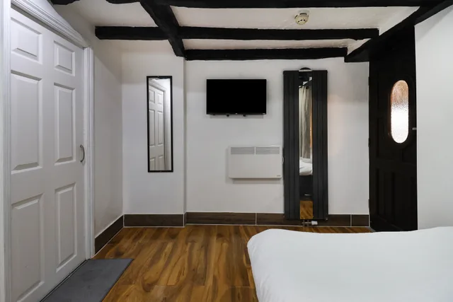 غرفة قياسية بسرير مزدوج، OYO Tudor Oaks Lodge Stevenage North 2/3
