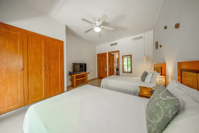 غرفة أساسية ثلاثية بسريرين كوين، Riviera Maya Suites 1/10