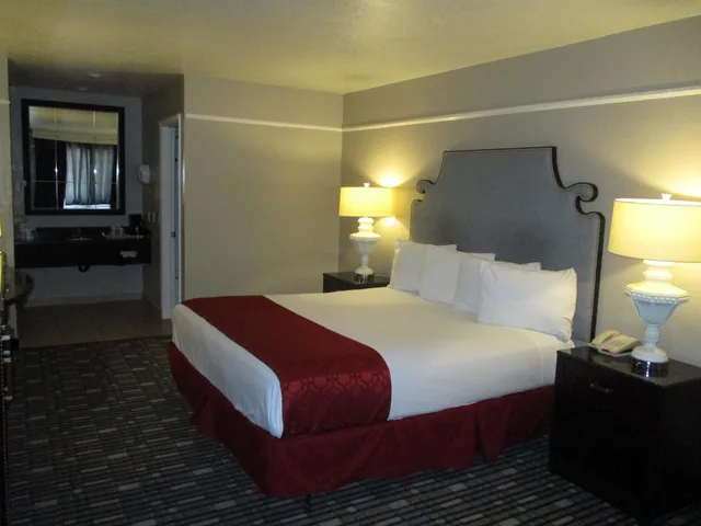 جناح بسرير كينج وسريرين كوين، SureStay Hotel by Best Western Buena Park Anaheim 4/10