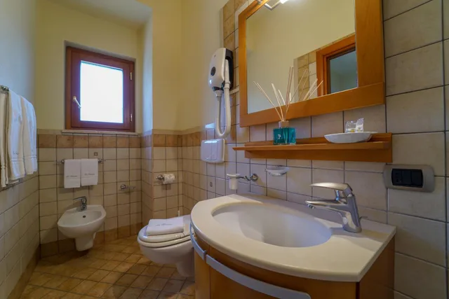 غرفة قياسية ثلاثية، La Bussola Hotel 6/8