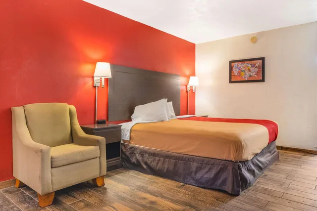 غرفة ديلوكس بسرير مزدوج، Days Inn by Wyndham Gainesville Hospital/University Area 2/4