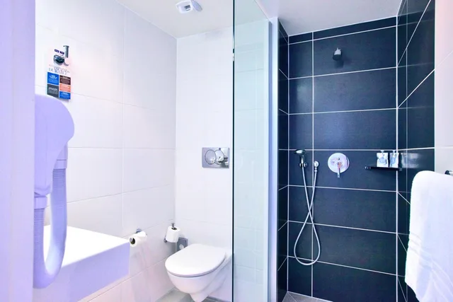 غرفة بسريرين منفصلين، Ibis Styles La Rochelle Centre les Minimes 3/3