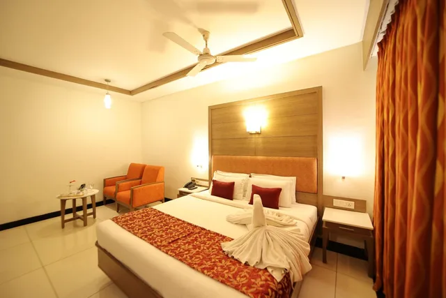 جناح، Clinton Park Inn 1/1