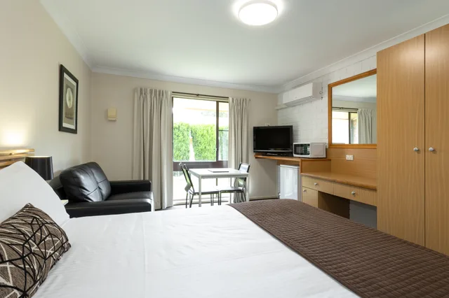 Standard, Double Bed, Zig ZAG Motel & Apartments 2/3