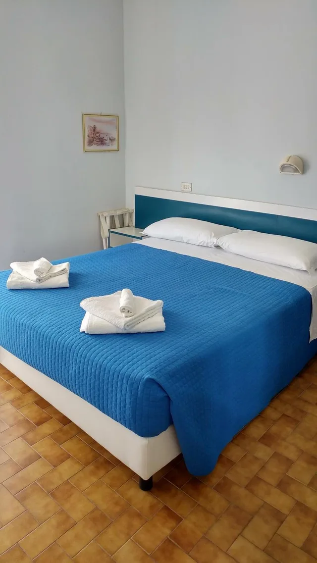 غرفة ديلوكس بسرير مزدوج بإطلالة على البحر بشرفة، Hotel Biagini 5/8