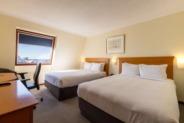 غرفة بسريرين مزدوجين بإطلالة على المرفأ، Sydney Harbour Hotel 1/5