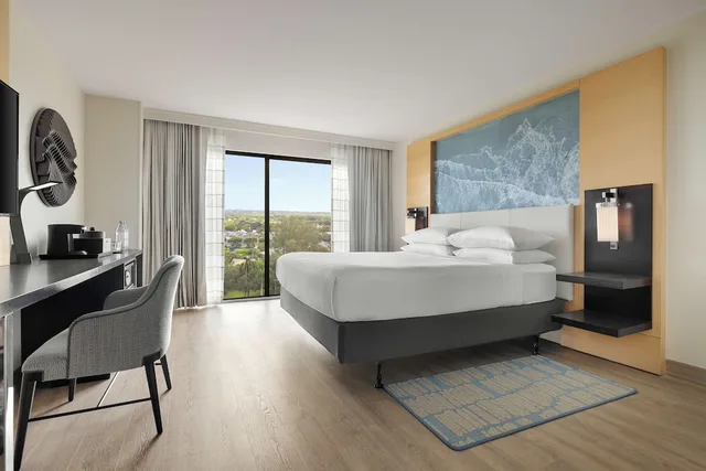 غرفة بسرير كينج مع أريكة لذوي الإعاقة، Boca Raton Marriott At Bocacenterhotel 2/10