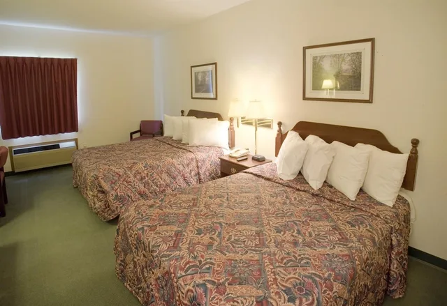 غرفة بسريرين كوين، Americas Best Value Inn Gaylord 1/2