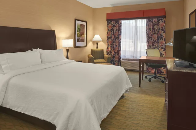 غرفة بسرير كينج، Hilton Garden Inn Akron 2/7