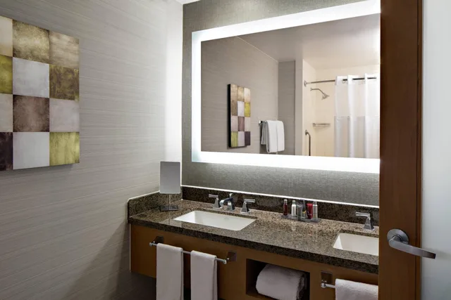 Guest Room, 2 Double Beds, Resort View, Main Tower، Sawgrass Marriott Golf Resort & Spa 3/5
