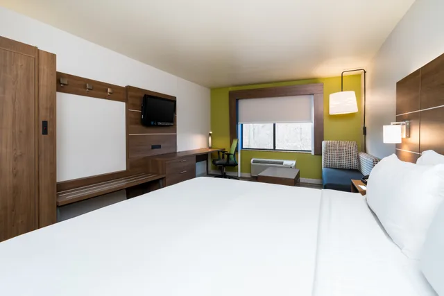 غرفة بسرير كينج، Holiday Inn Express & Suites Rocky Mount/Smith Mtn Lake 1/2