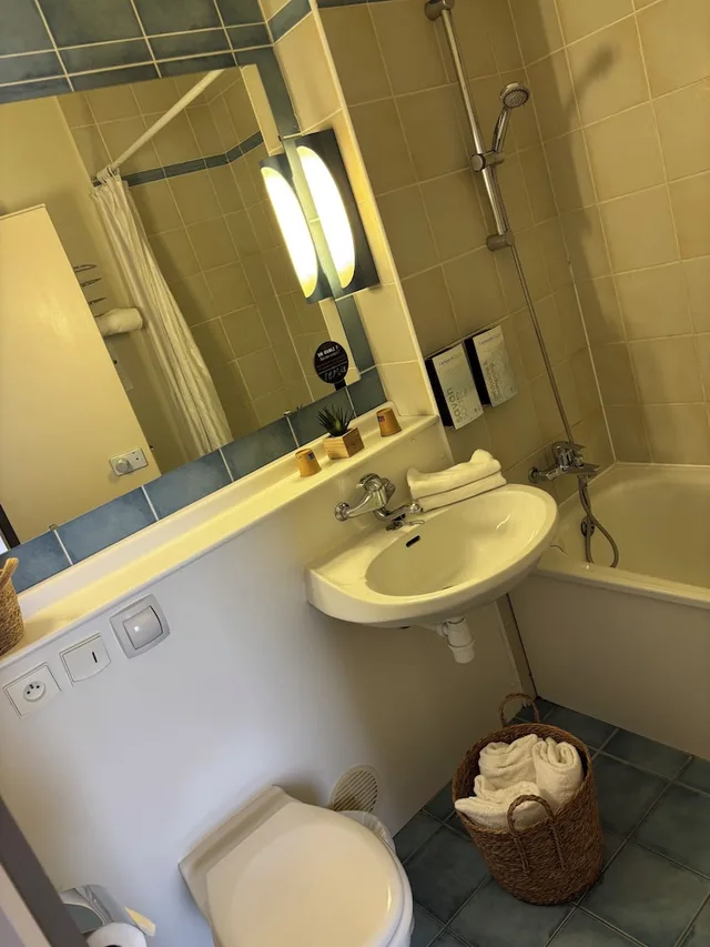 غرفة قياسية بسرير كوين، Hotel Restaurant Campanile Dijon Centre Gare 10/10