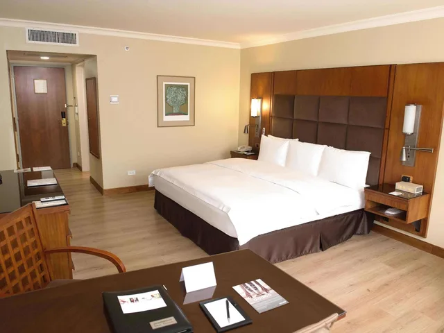 Swiss Advantage, King Bed، Swissotel Quito 1/5
