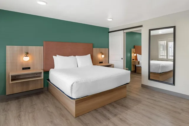 غرفة قياسية بسريرين كوين، Best Western Plus Clocktower Inn 4/10