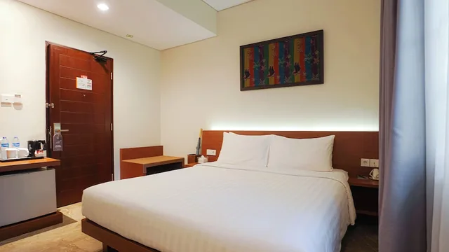 غرفة قياسية بسرير كوين، Grand Whiz Hotel Nusa Dua 1/10