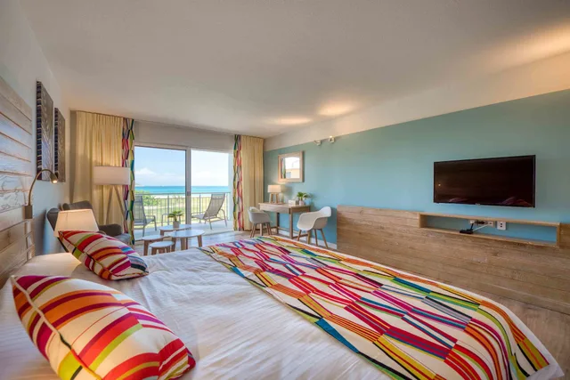 Ocean, Premium, Junior Suite, King Bed, Sofa, Kitchen, La Playa Orient Bay 3/3