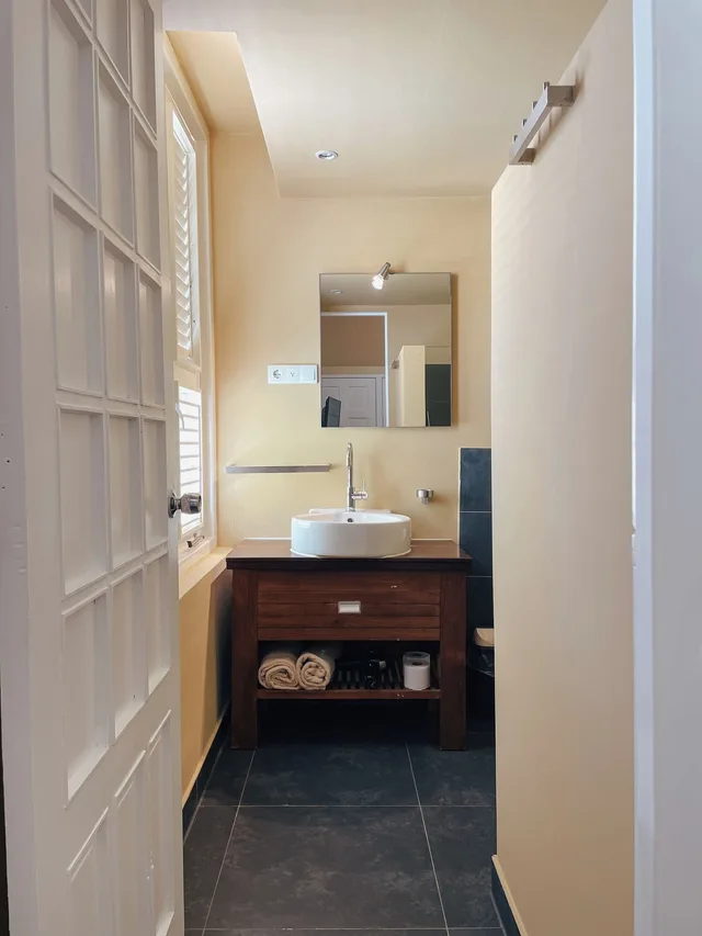 1 Bedroom, Comfort, Suite, King Bed, Bijblauw Hotel 5/5