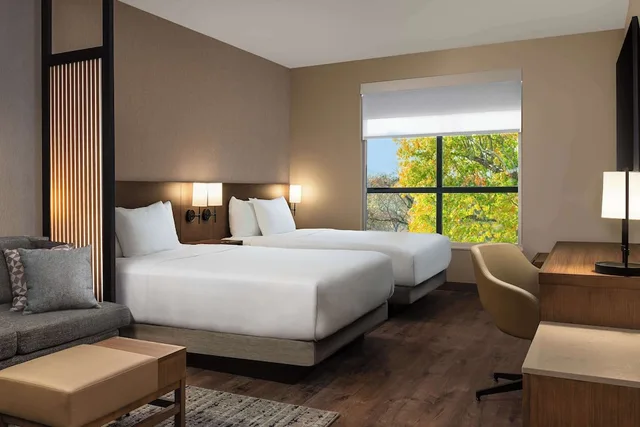 غرفة بسريرين كوين مع أريكة لذوي الإعاقة، Hyatt Place Nashville/Green Hills 1/4