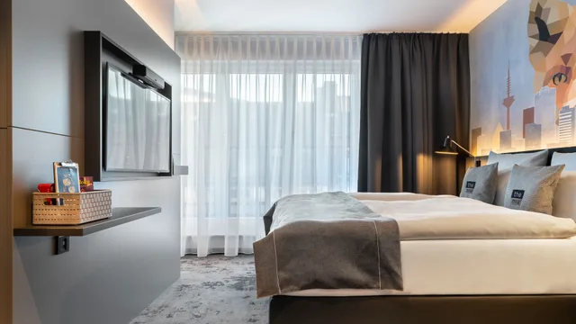 غرفة بريميوم بسرير كوين، Holiday Inn - the niu, Charly Frankfurt City by IHG 3/4