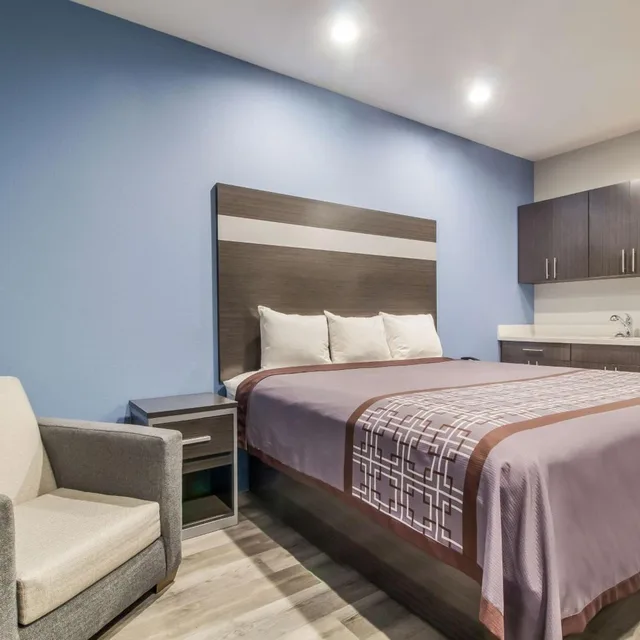غرفة بسرير كينج، Studio6 Deer Park, TX 2/9