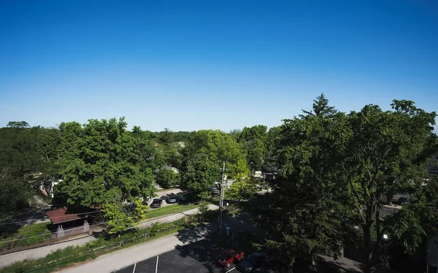 غرفة ديلوكس بسرير كينج بإطلالة على المدينة، Hotel Broad Ripple 3/3