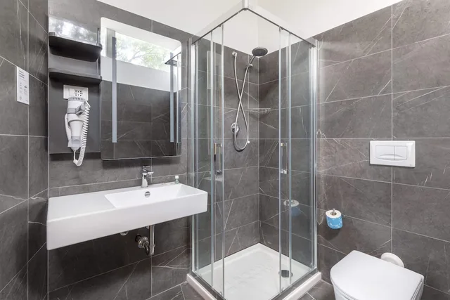غرفة سوبيريور بسرير كوين، B&B Hotel Pomezia Roma 6/8