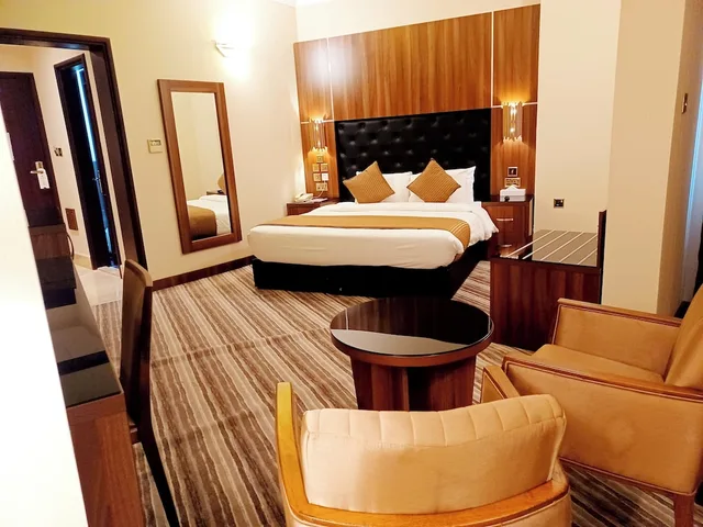 غرفة ديلوكس بسرير كينج، Royal Qatar Hotel 2/4