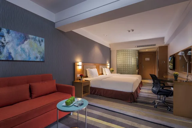 غرفة قياسية بثلاثة أسرّة، Holiday Inn Express Daocheng Yading 1/3