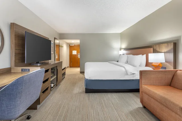 Study, King Bed، Hampton Inn New Bern 3/8