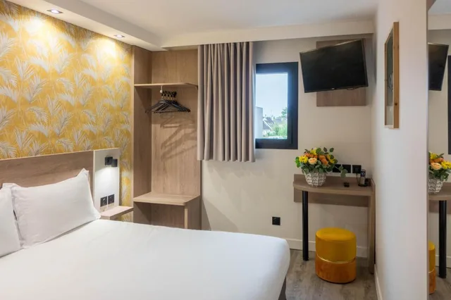 غرفة سوبيريور بسرير كينج، Kyriad Direct Orleans Nord - Cap Saran 1/4