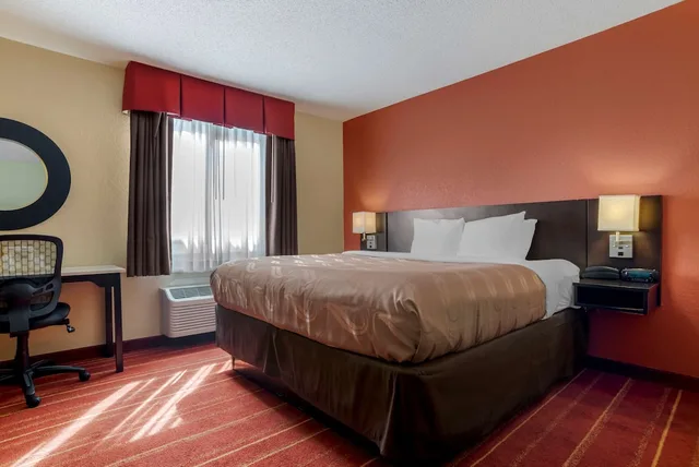 جناح بسرير كينج، Quality Inn Phenix City Columbus 2/6