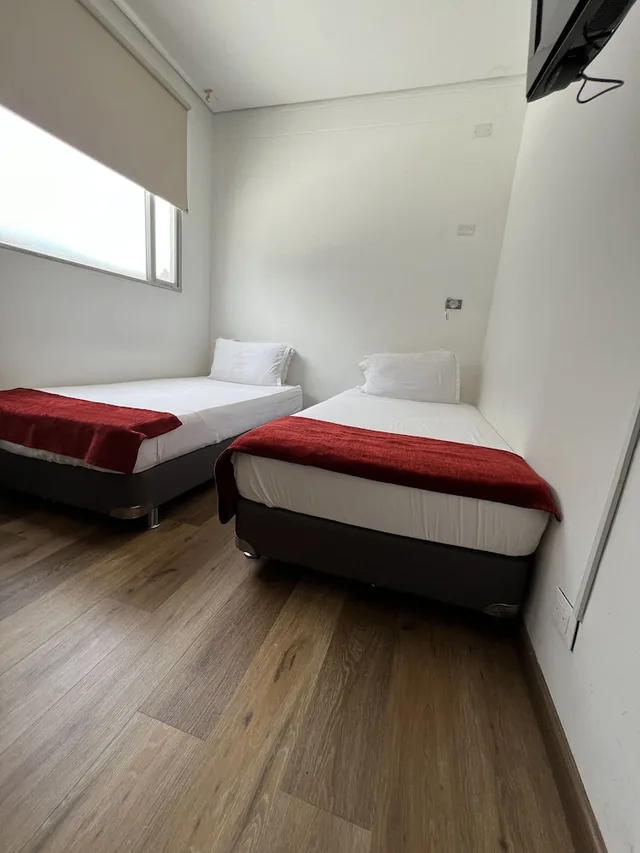 غرفة قياسية بسريرين منفصلين، Hotel Florencia Plaza 1/4