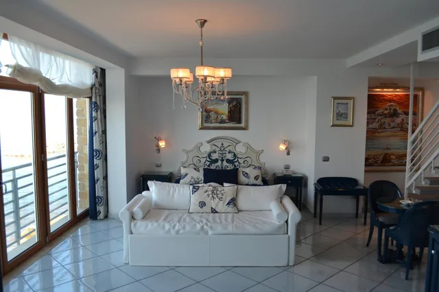 جناح بإطلالة على البحر بشرفة، Villa Sirio Hotel 1/9