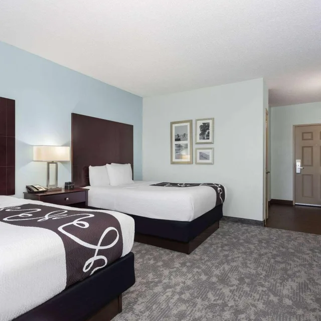 غرفة بسريرين كوين لذوي الإعاقة، La Quinta Inn & Suites by Wyndham Bonita Springs Naples N. 7/10