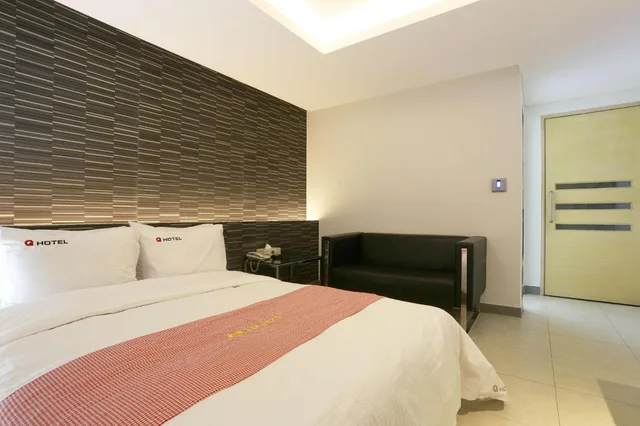 غرفة بسرير مزدوج، Q Hotel 5/10