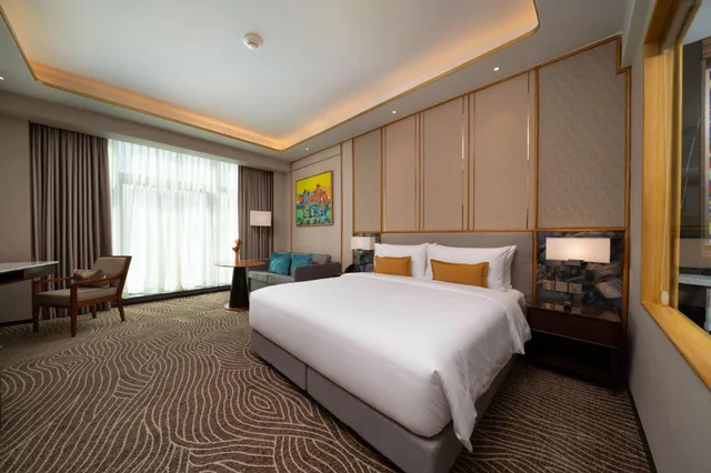 Room, Triple, King Bed, Fili Hotel at NUSTAR Resort & Casino Cebu 2/9