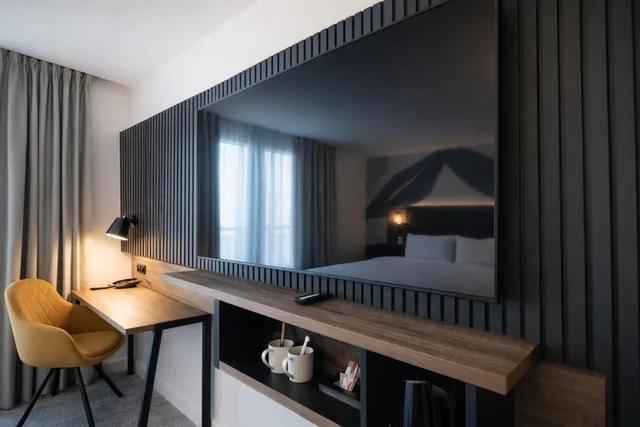 Premium, King Bed, Camden View، Holiday Inn London - Camden Lock by IHG 5/10