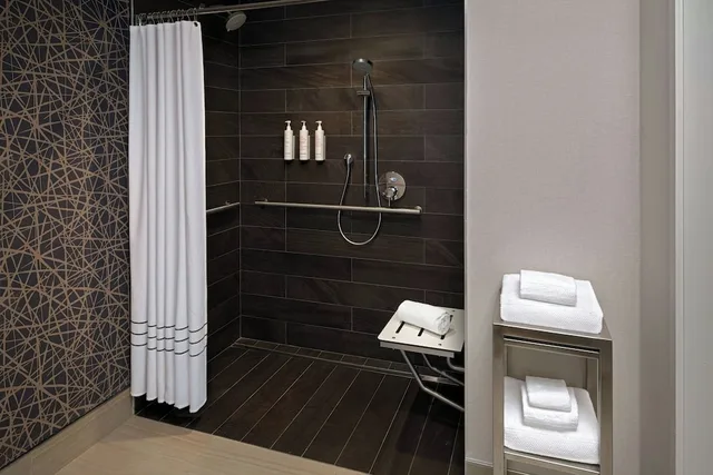غرفة كلوب بسريرين مزدوجين، Marriott Research Triangle Park 8/8