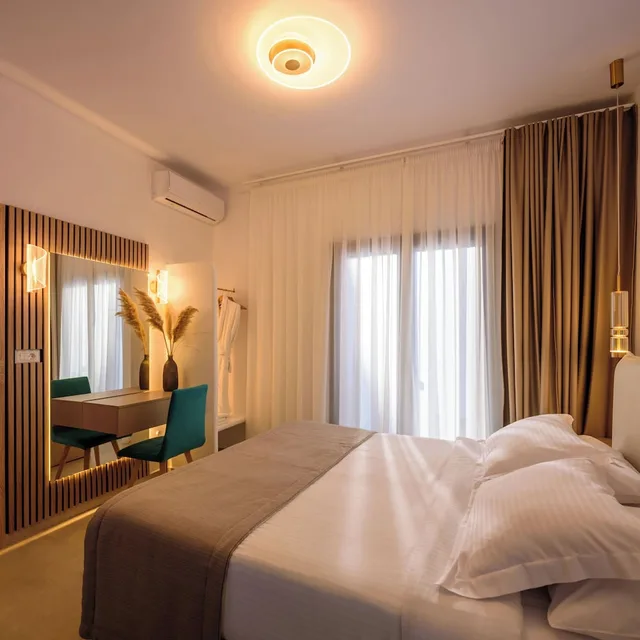 Suite, King Bed, Sea View, Sofa, Balcony, Casa della Liberta Firostefani 1/8