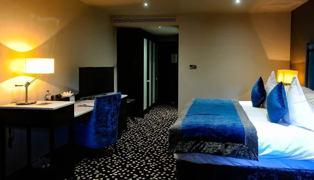 غرفة كلاسيكية بسرير كينج، DoubleTree by Hilton Belfast City Ten Square 5/7
