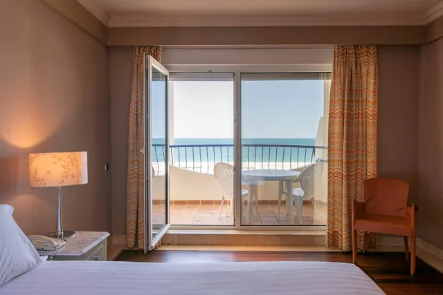 Room, Double or Twin Bed, Sea Front، Playa Victoria 7/10