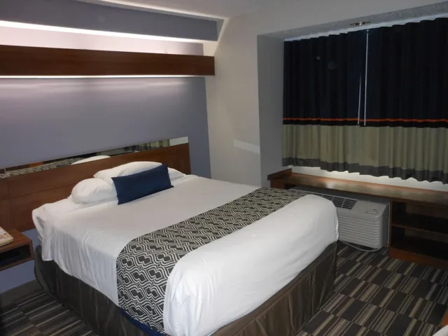 غرفة بسرير كوين، Microtel Inn Suites By Wyndham Sioux Falls 7/10