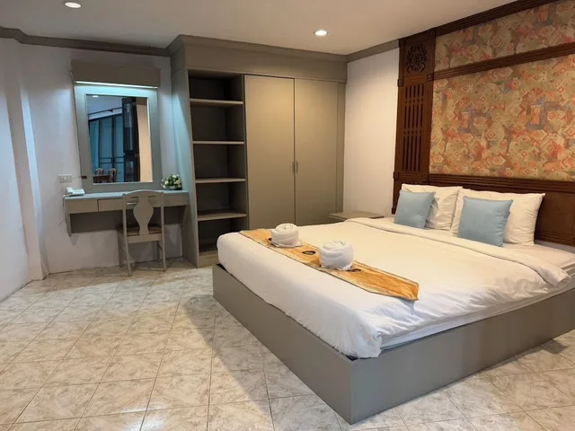 Family Suite, 1 Single and 2 Double Beds، Blue Garden Resort Pattaya 4/10