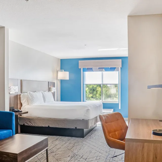 جناح لذوي الإعاقة، Holiday Inn Express Hotel Suites Saint Augustine North 2/5