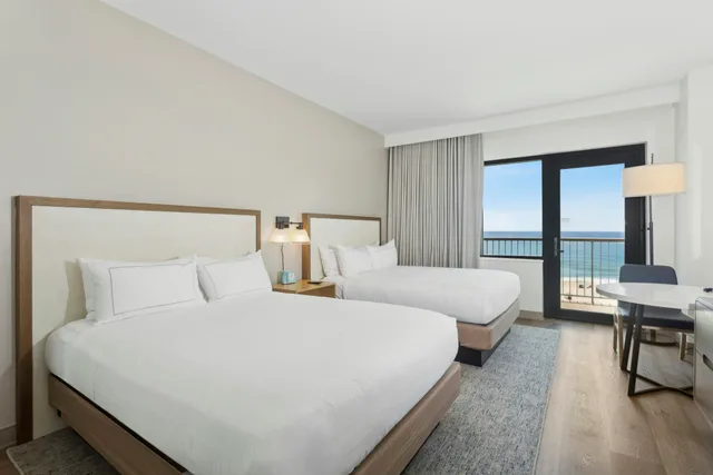 غرفة بسريرين كوين بشرفة، The Lodge At Gulf State Park A Hilton Hotel 1/5
