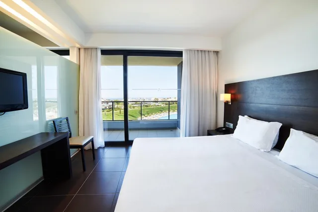 Prestige, Suite, Garden View, Side or Pool View، RR Alvor Baia Resort 1/6