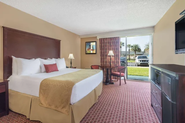 غرفة بسرير كينج، Travelodge By Wyndham Lakeland 6/10