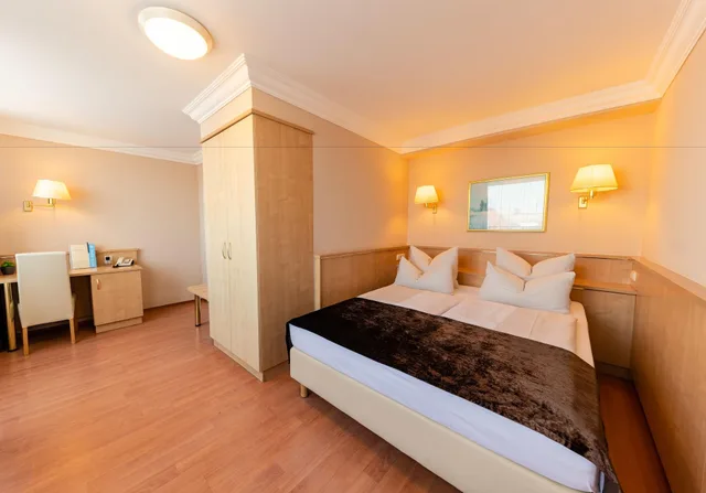 غرفة قياسية بسرير مزدوج، Hotel Royal 1/4