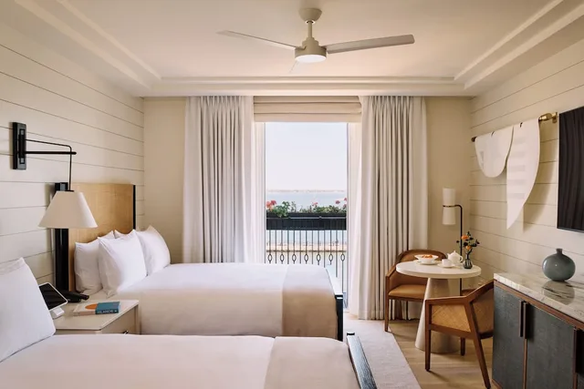 Room, 2 Double Beds, Water Front, Balcony، The Cooper 1/2